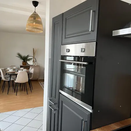 Boholounge/ Viel Platz, Großer Balkon, Stellplatz Apartment