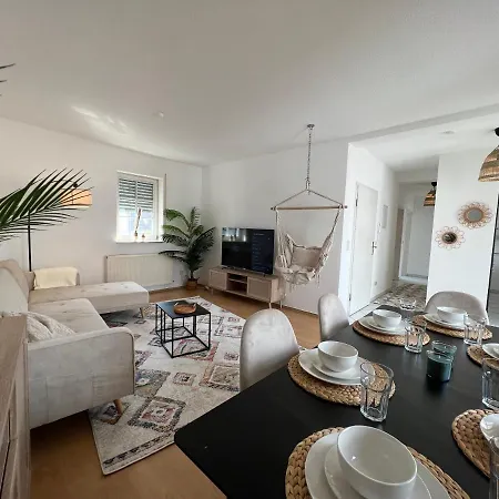 Boholounge/ Viel Platz, Großer Balkon, Stellplatz Apartment