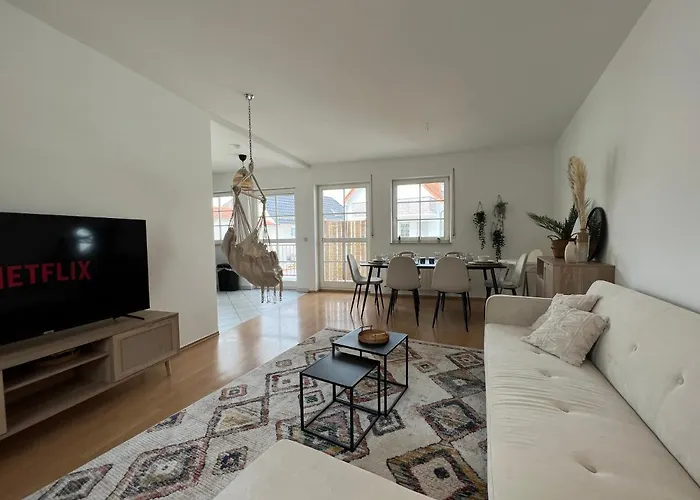 Cozy-livings Viel Platz, Grosser Balkon, Stellplatz, Kueche *