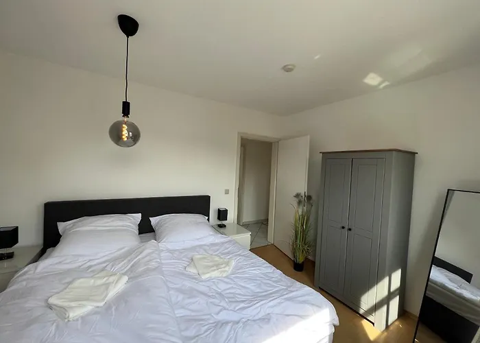 Cozy-livings Viel Platz, Grosser Balkon, Stellplatz, Kueche * Бад-Хомбург-фор-дер-Хёэ